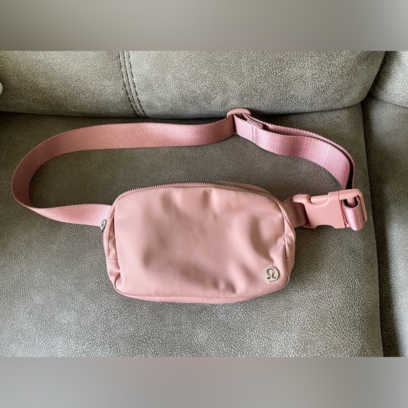 lululemon athletica Handbags - Lululemon Everywhere Belt Bag 1L (Deco Pink)